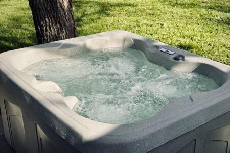 Hot Tub! The Blue Ridge Luxury Container Home Bellmead Екстер'єр фото